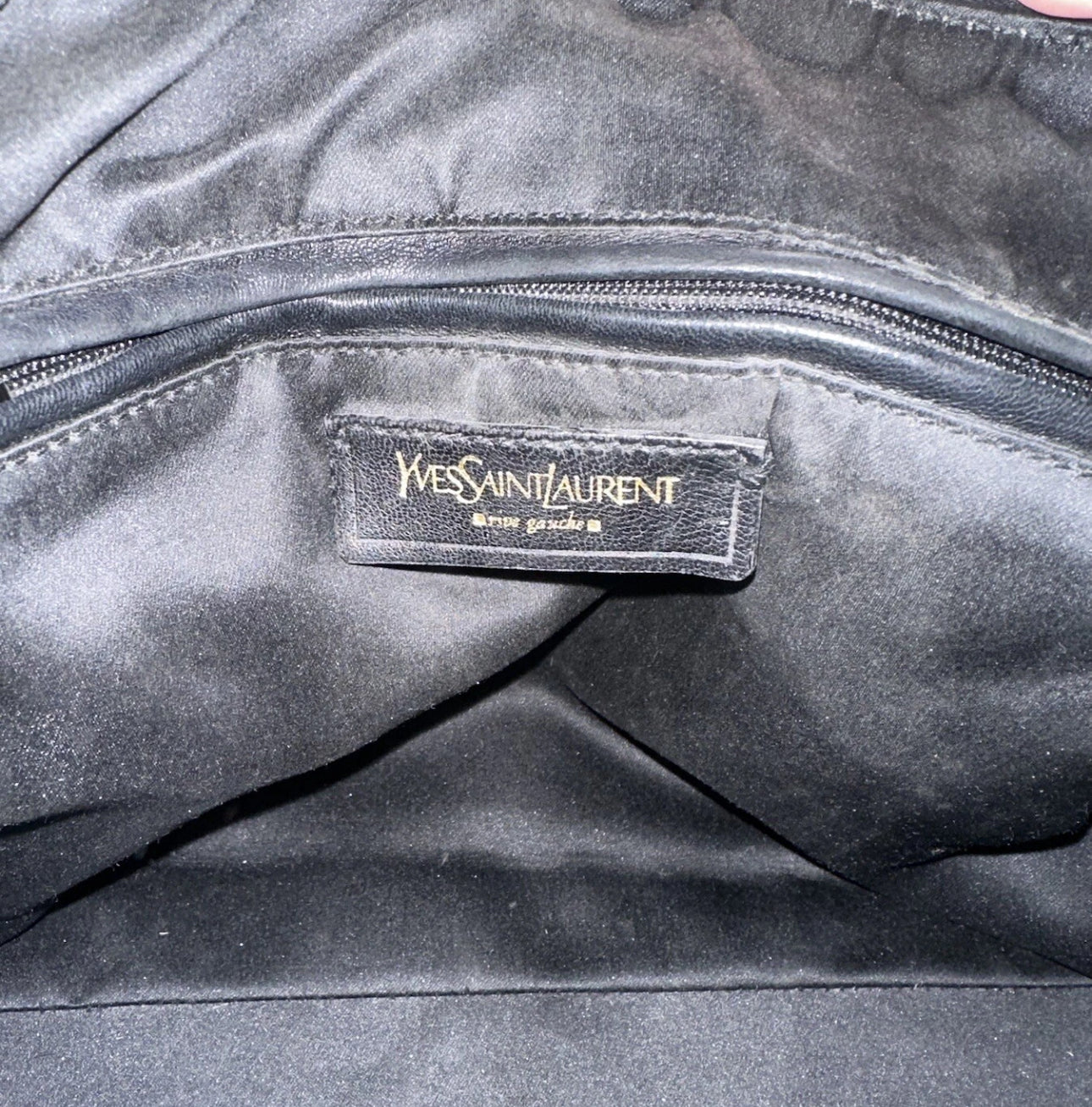 YSL Muse Large -vinyl black leather ￼