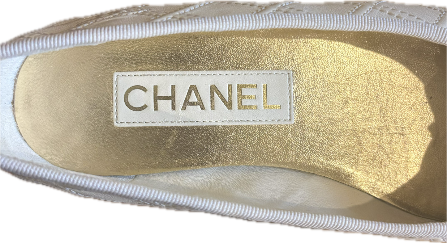 Chanel CC Quilted Ballet Flats - Cream/ Black EU 36 1/2